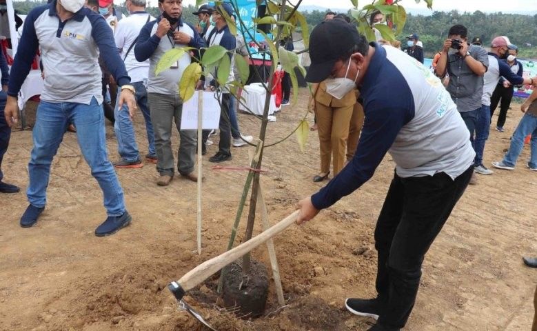 podiumnews.com-Peringati Hari Air Dunia, Pemkab Buleleng Tanam 300 Pohon
